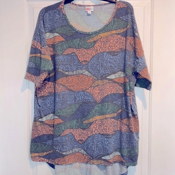 Lularoe Irma top size XLArge - Picture 2 of 8